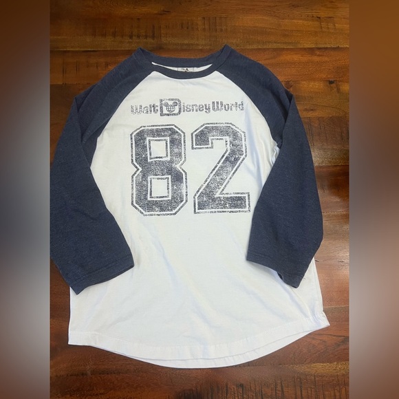 Disney Parks Authentic Vintage Walt Disney World 82 Baseball Tee M - Picture 1 of 3